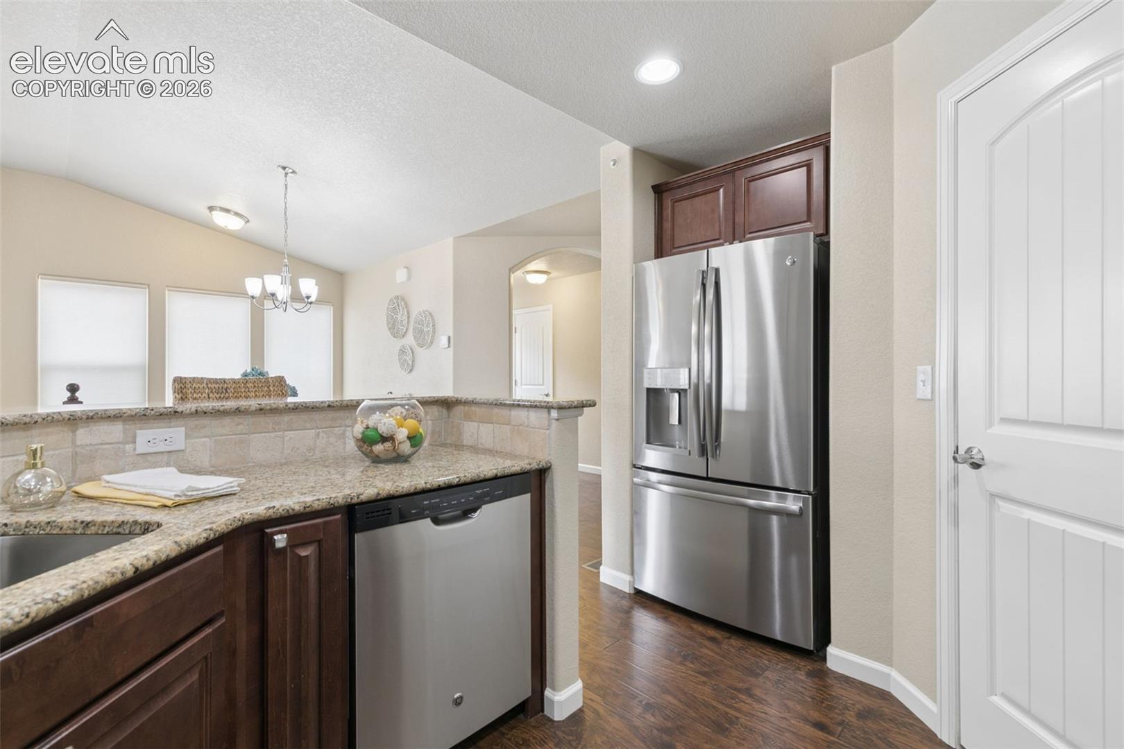 8042 Potentilla Grove