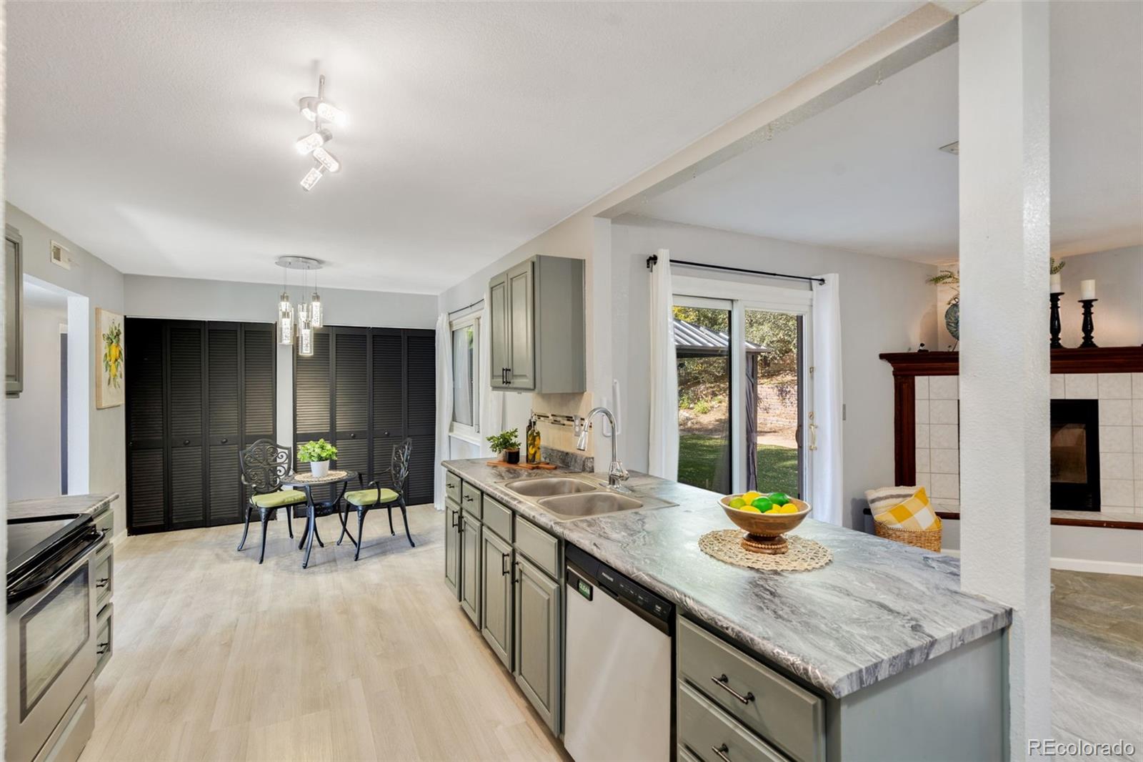 1270 Commanchero Drive