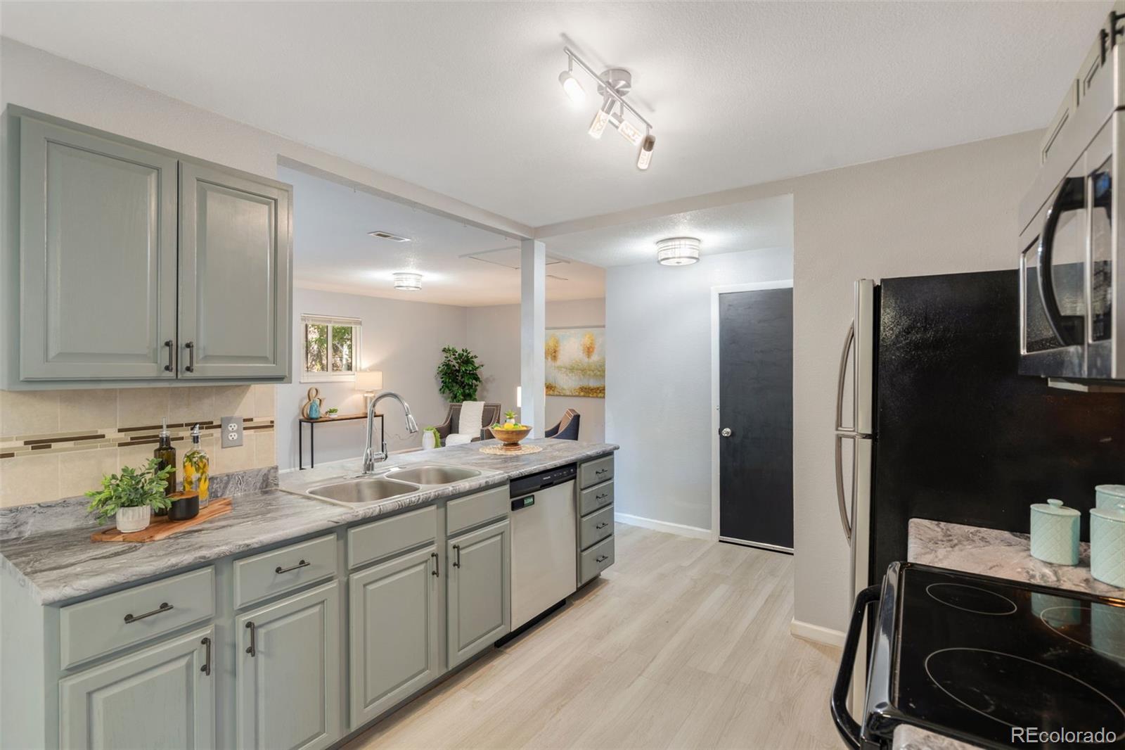 1270 Commanchero Drive