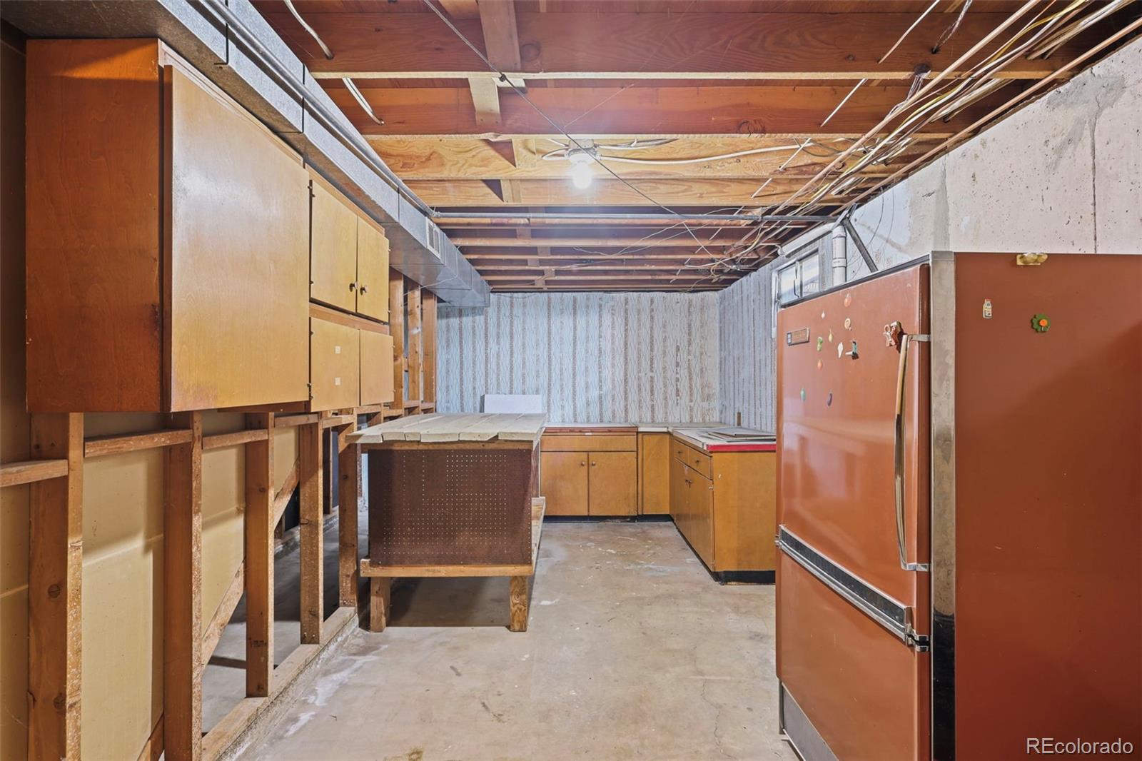 609 Crestridge Avenue