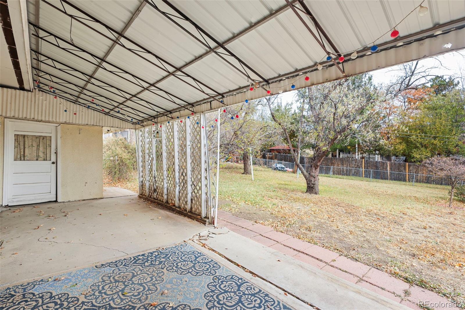 609 Crestridge Avenue