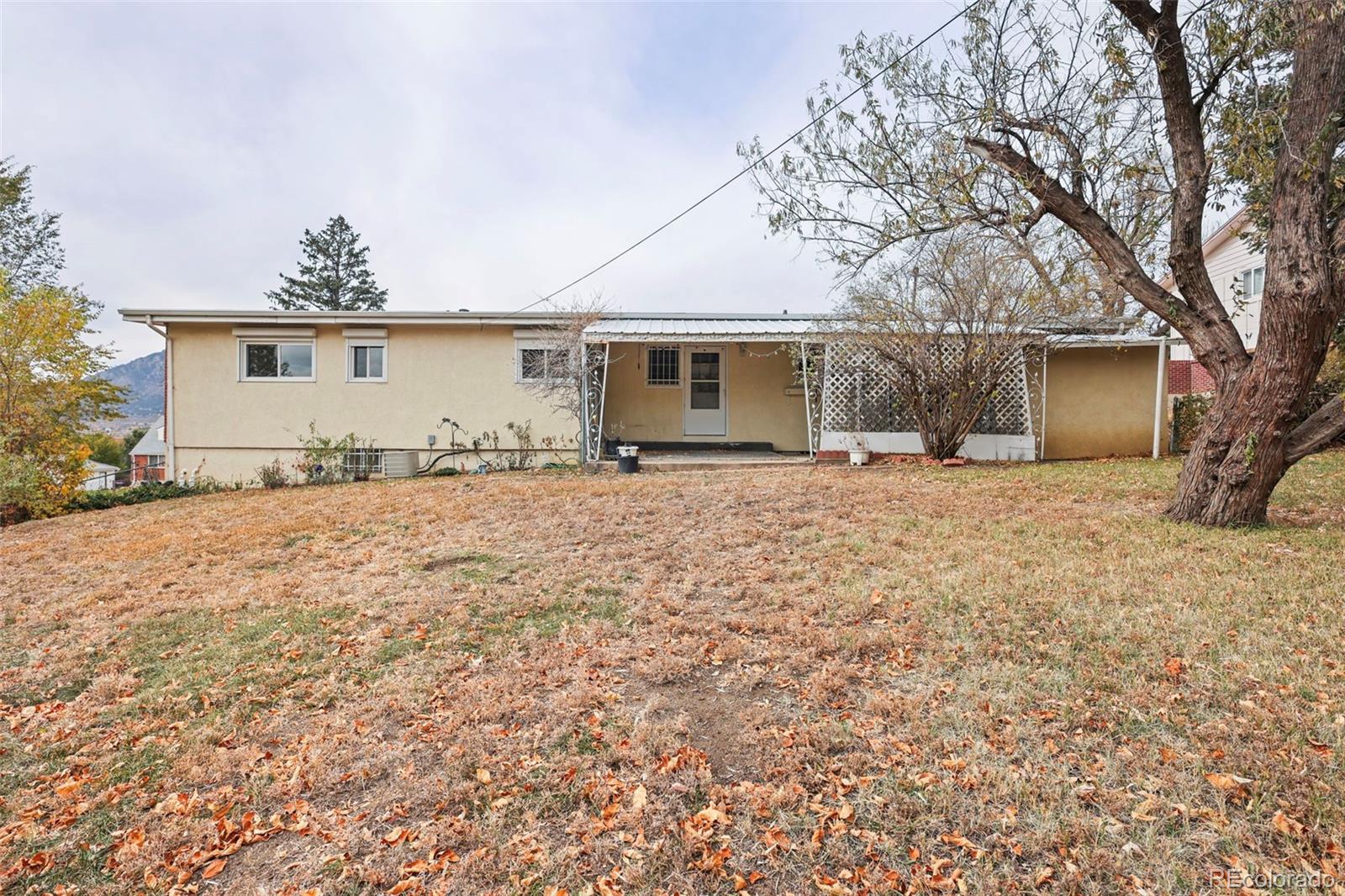 609 Crestridge Avenue