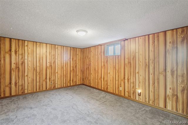 609 Crestridge Avenue