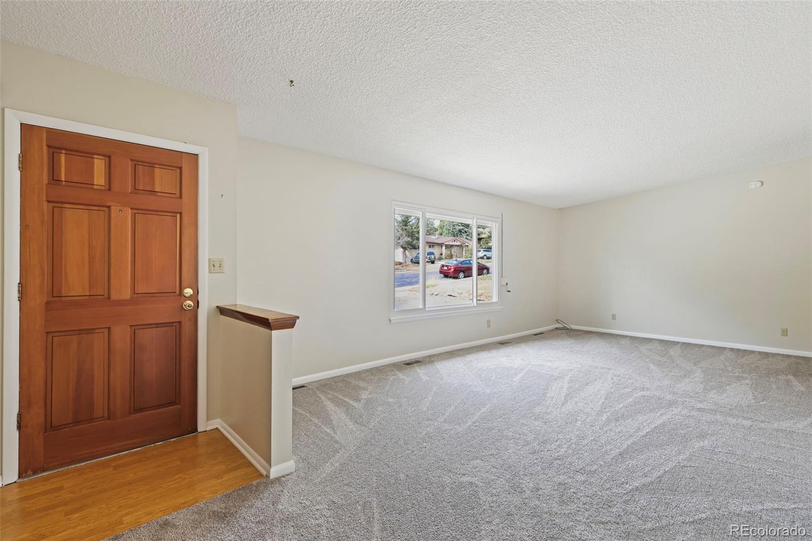 609 Crestridge Avenue