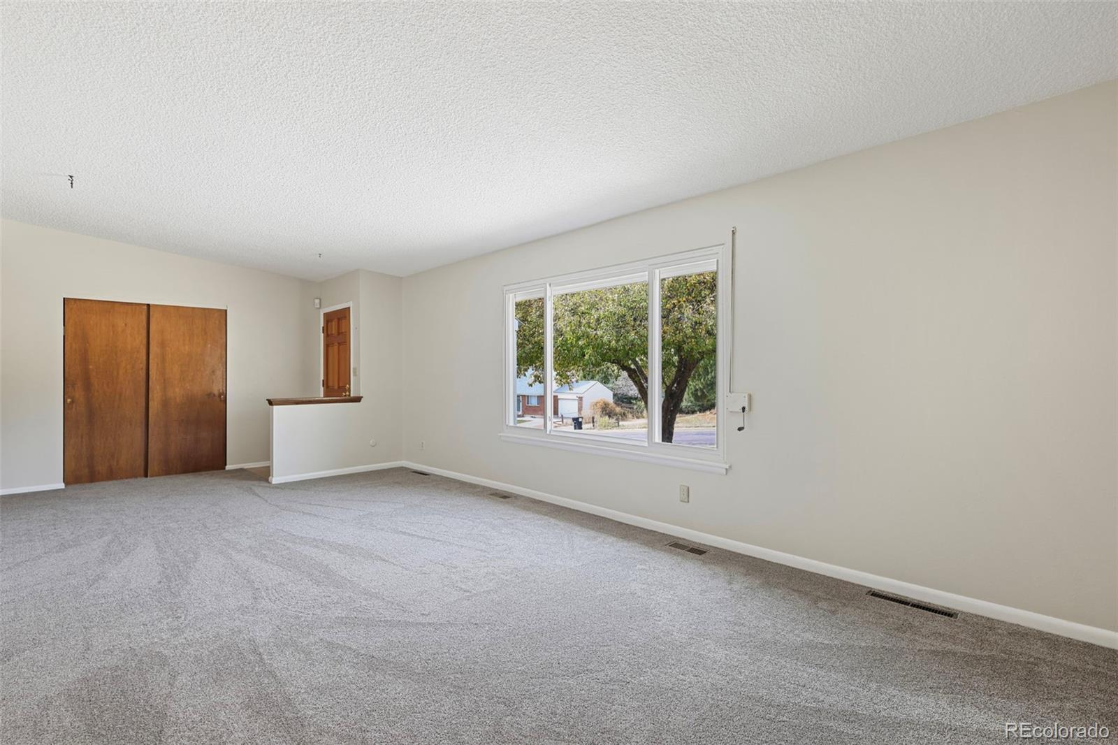 609 Crestridge Avenue