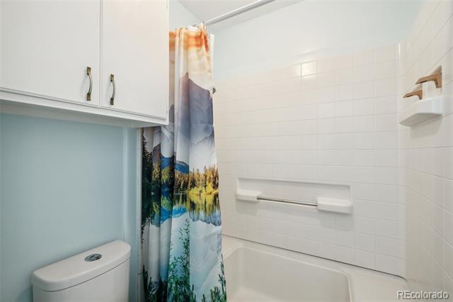 2902 Airport Road Unit: 207