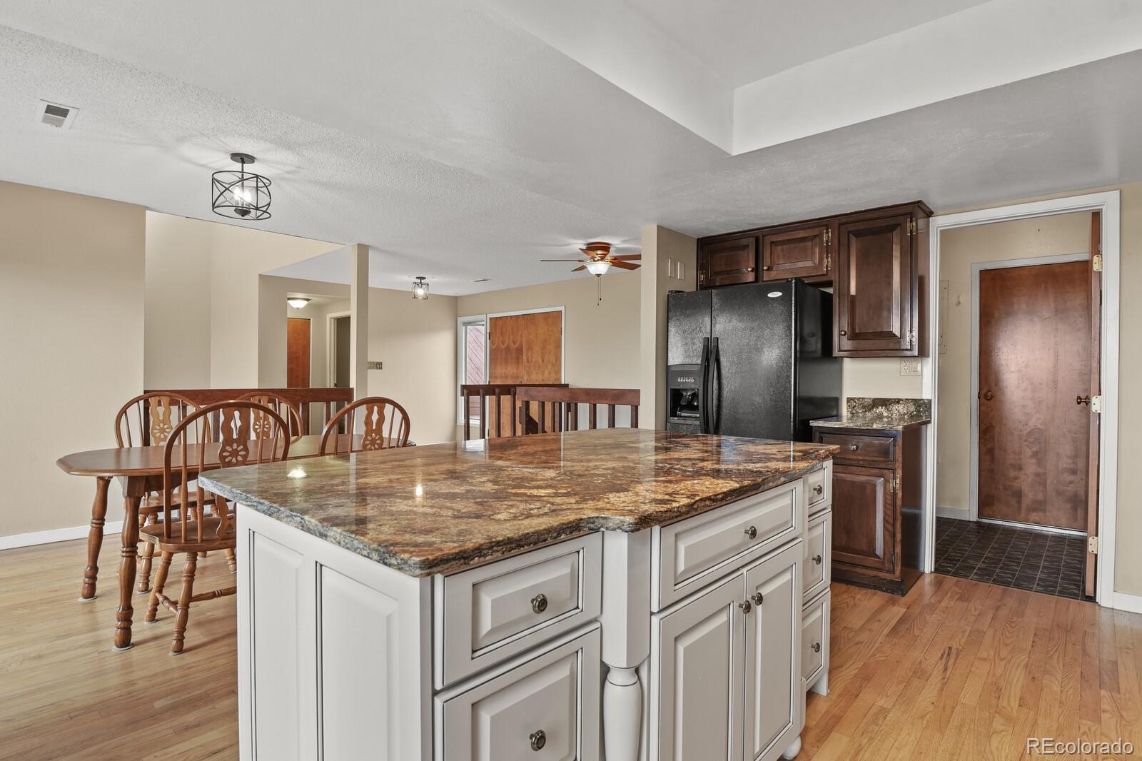 4529 Sentinel Rock
