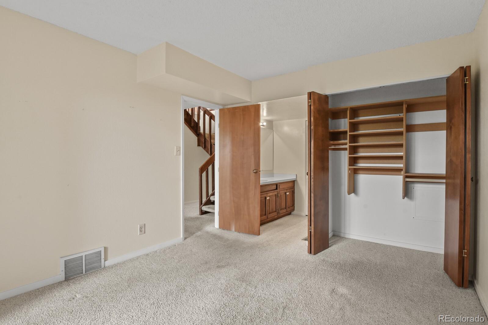 4529 Sentinel Rock
