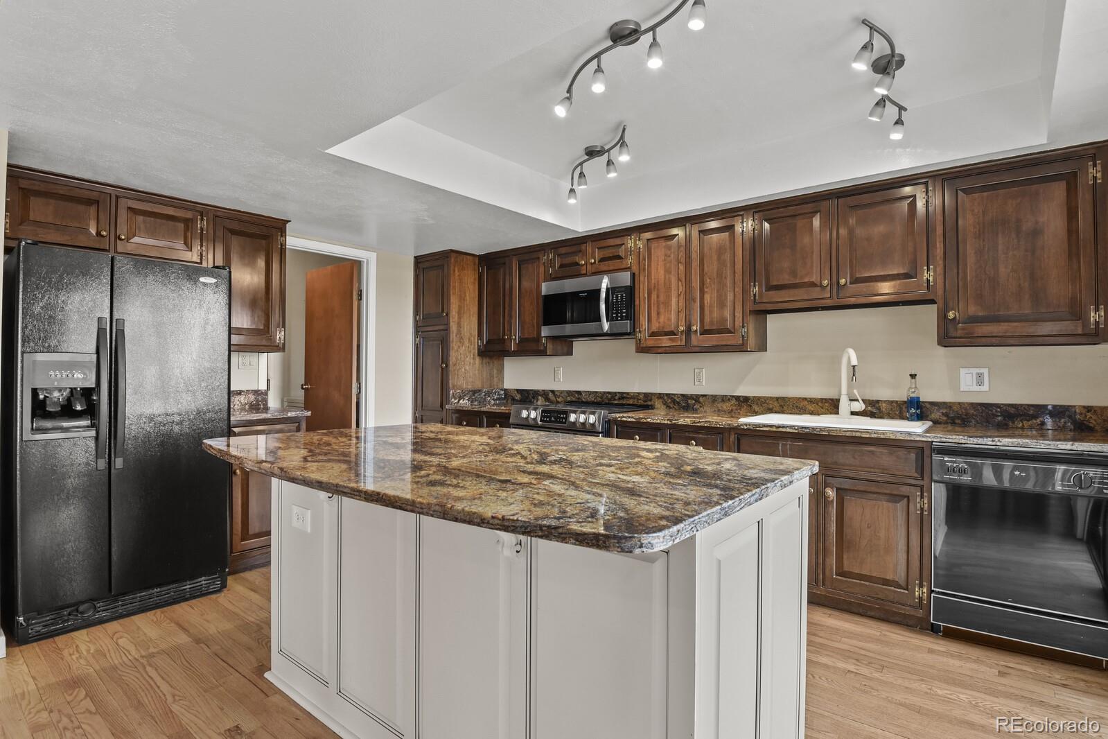 4529 Sentinel Rock