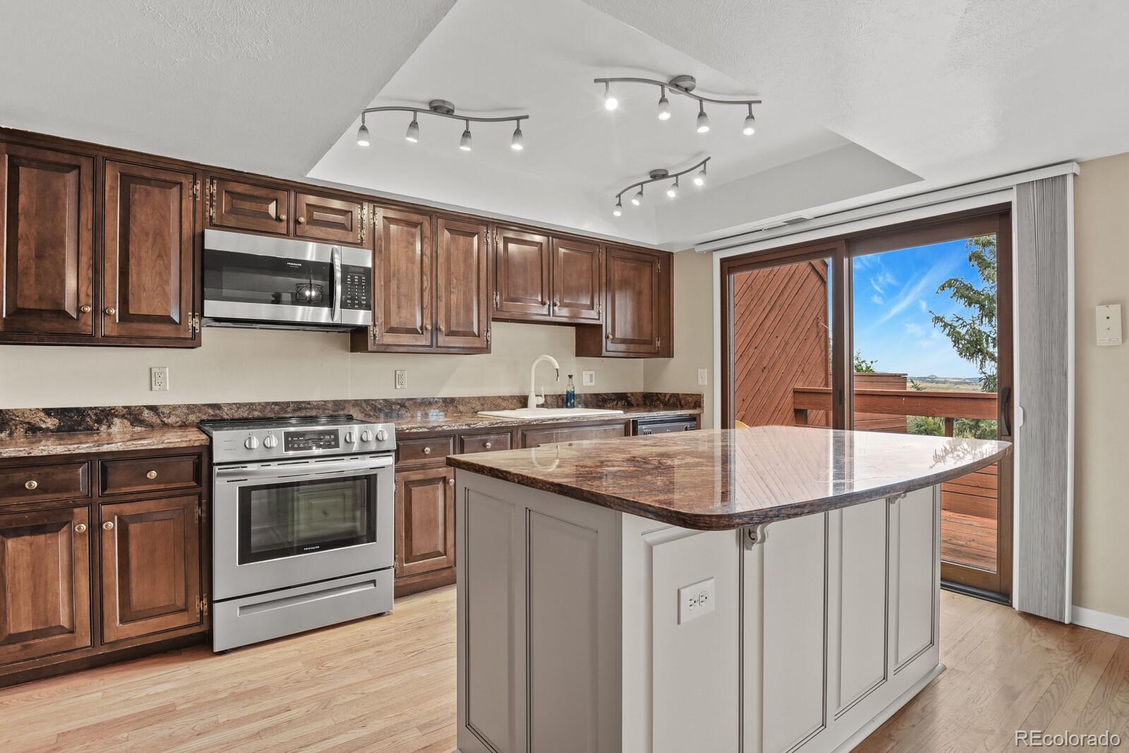 4529 Sentinel Rock