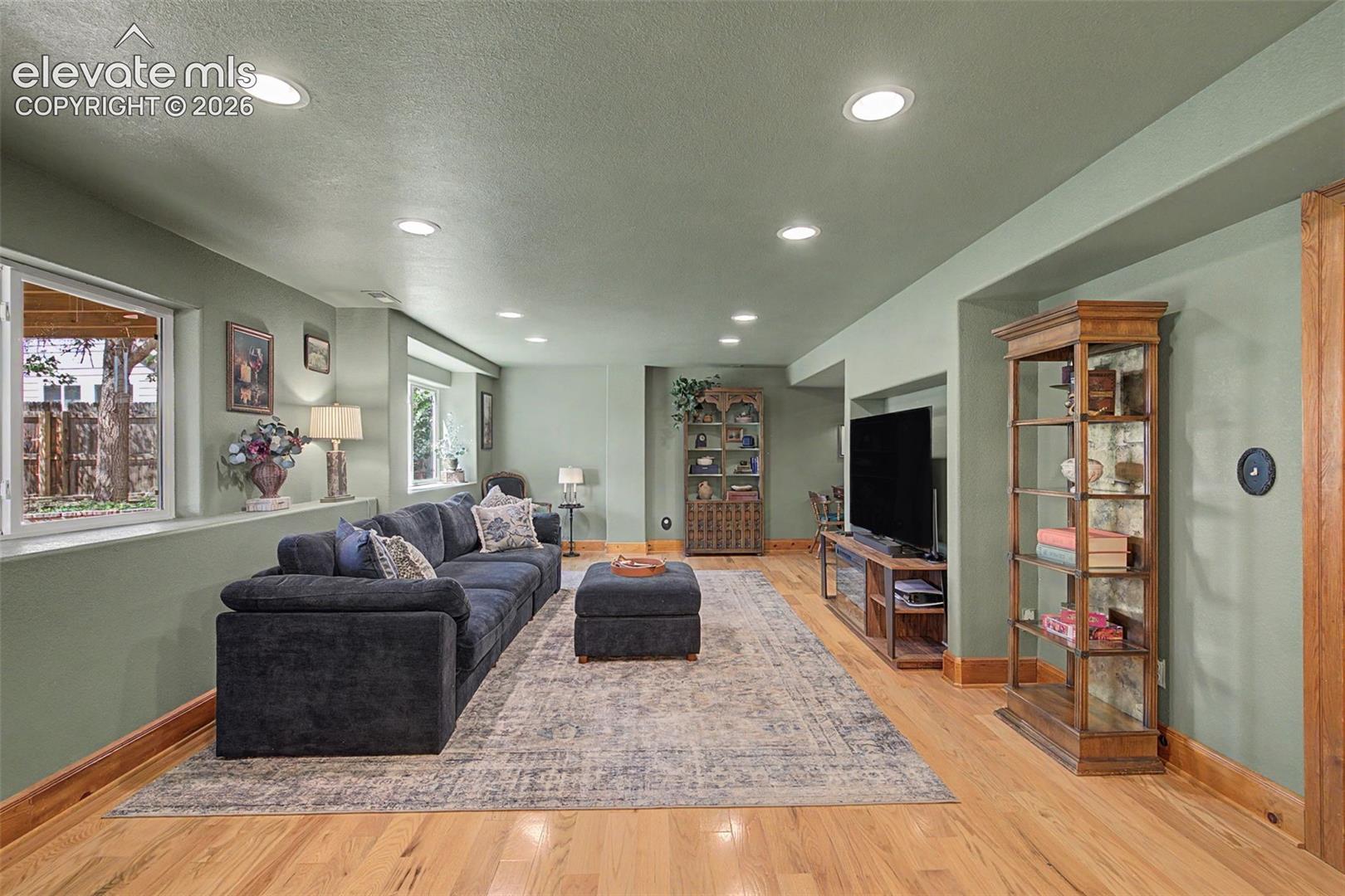 7127 Cowgirl Way