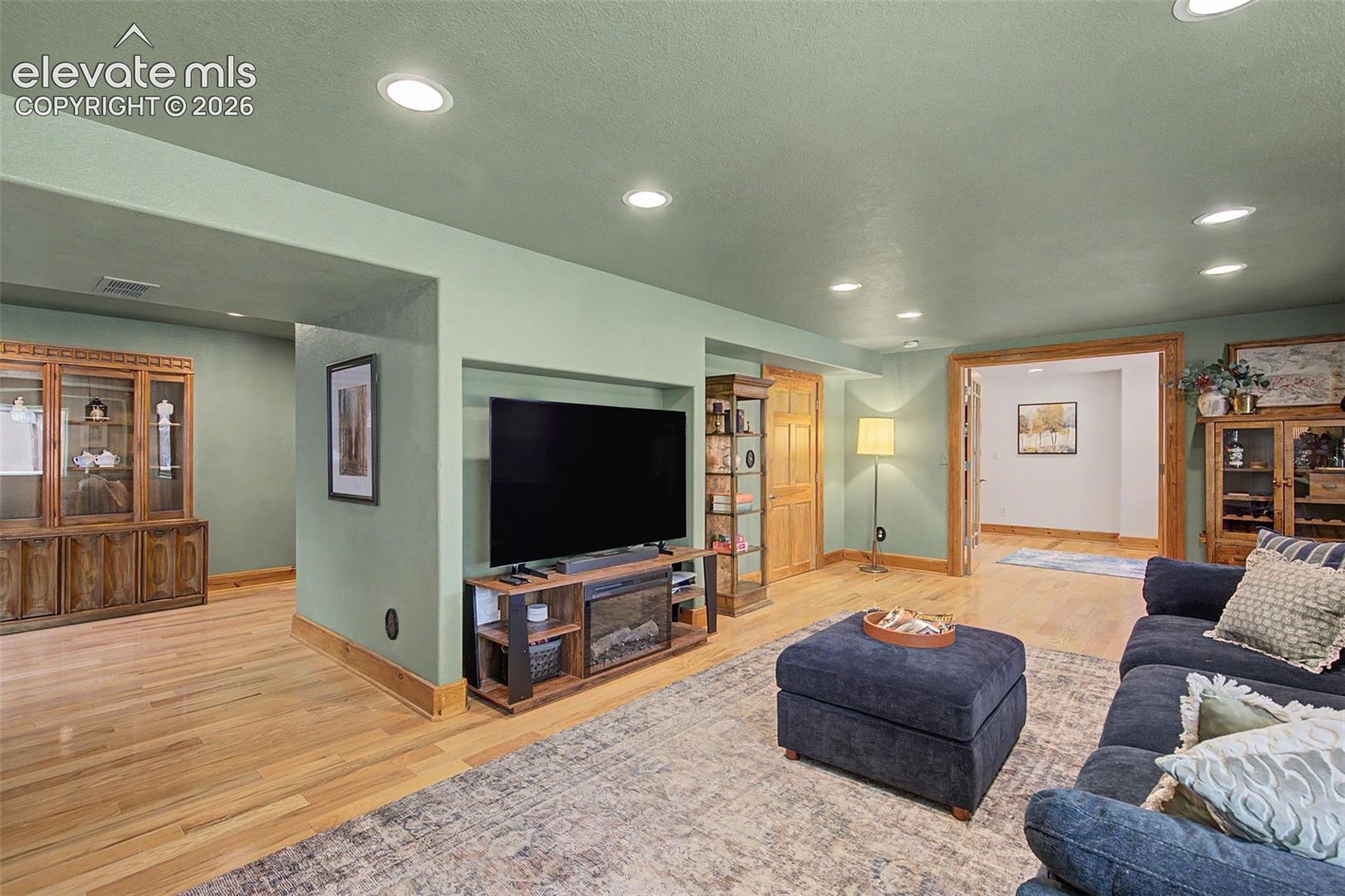 7127 Cowgirl Way