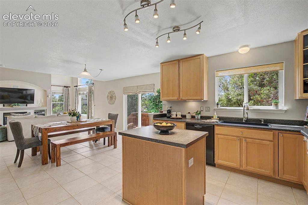 7127 Cowgirl Way