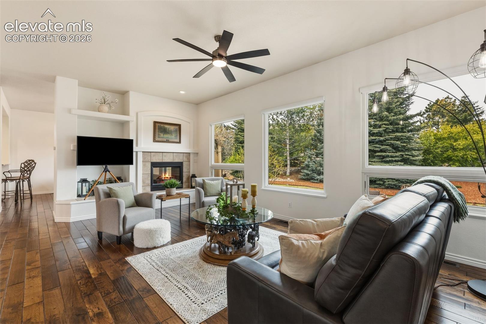3425 Hollycrest Drive