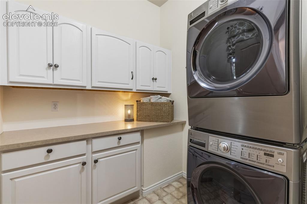 3425 Hollycrest Drive