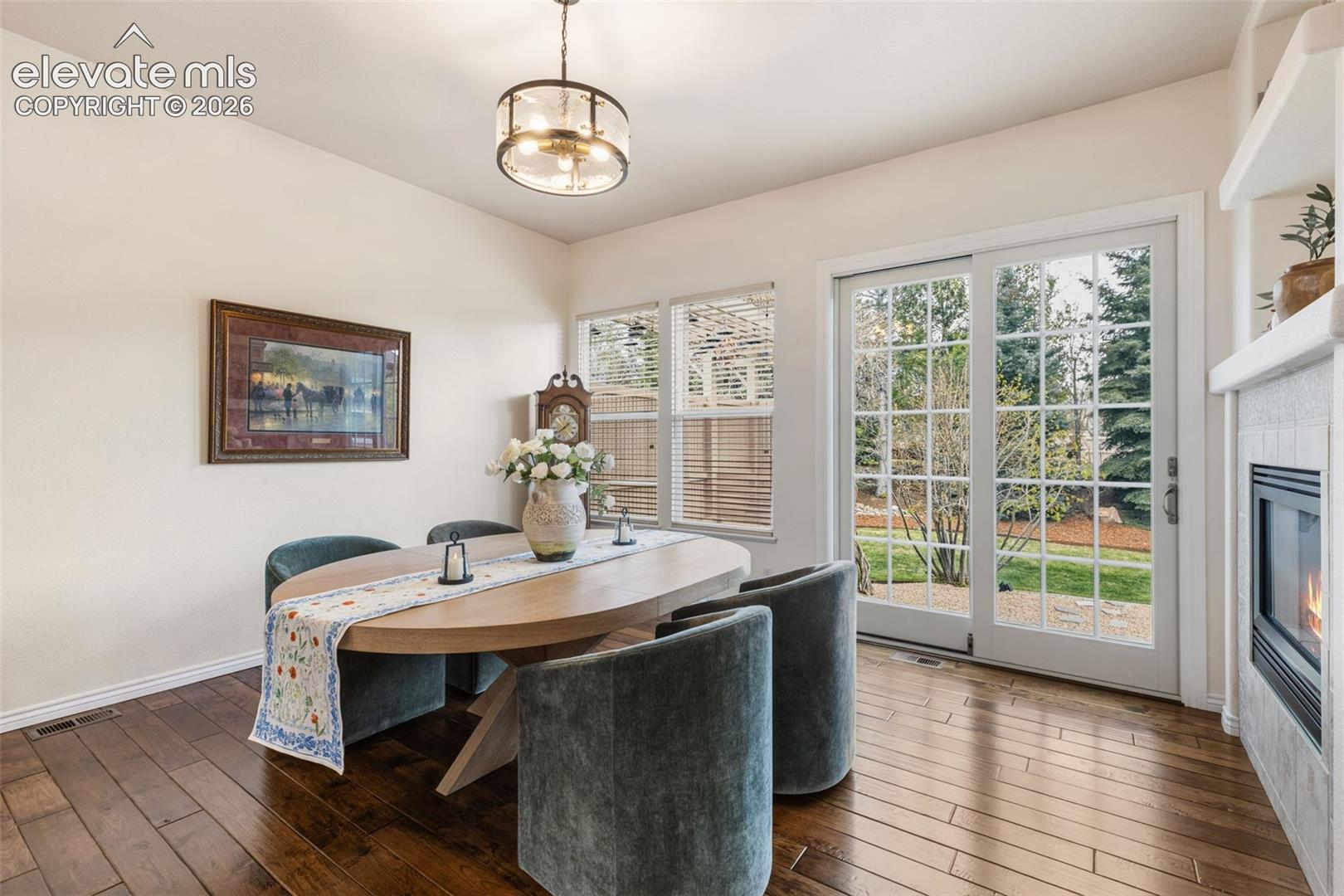 3425 Hollycrest Drive