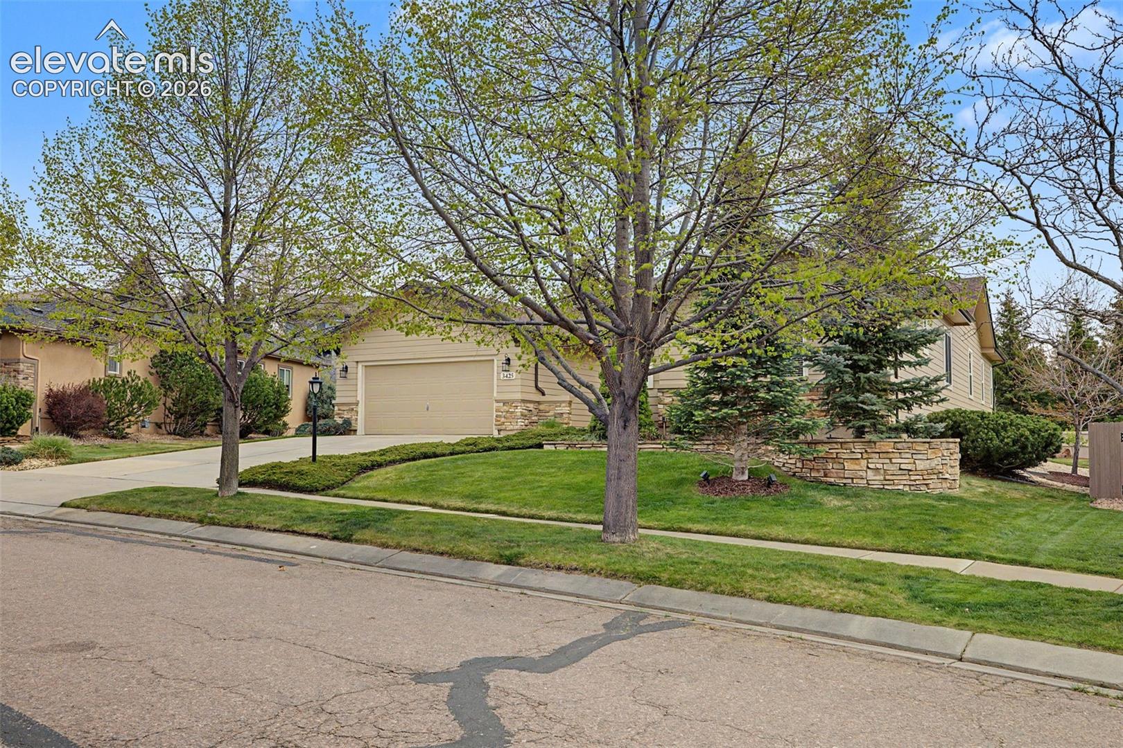 3425 Hollycrest Drive