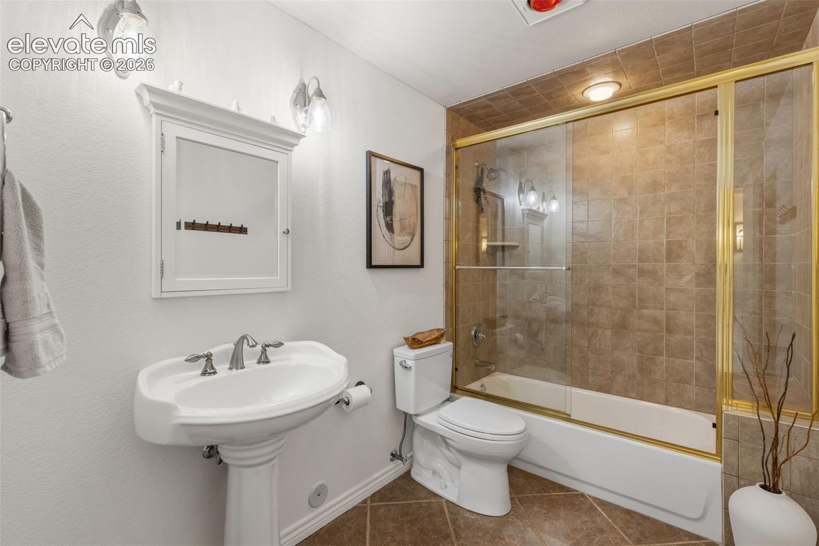 3425 Hollycrest Drive