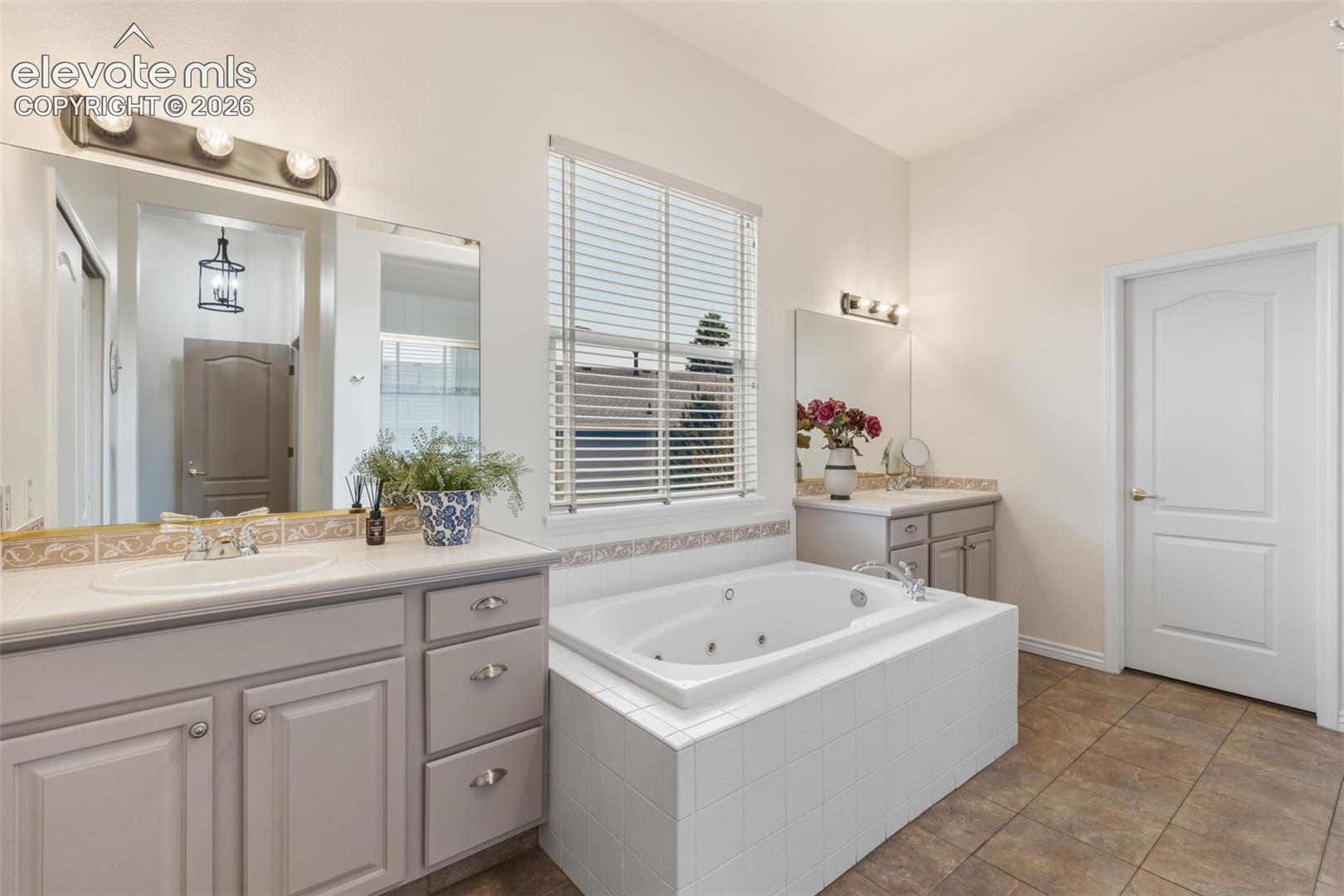 3425 Hollycrest Drive