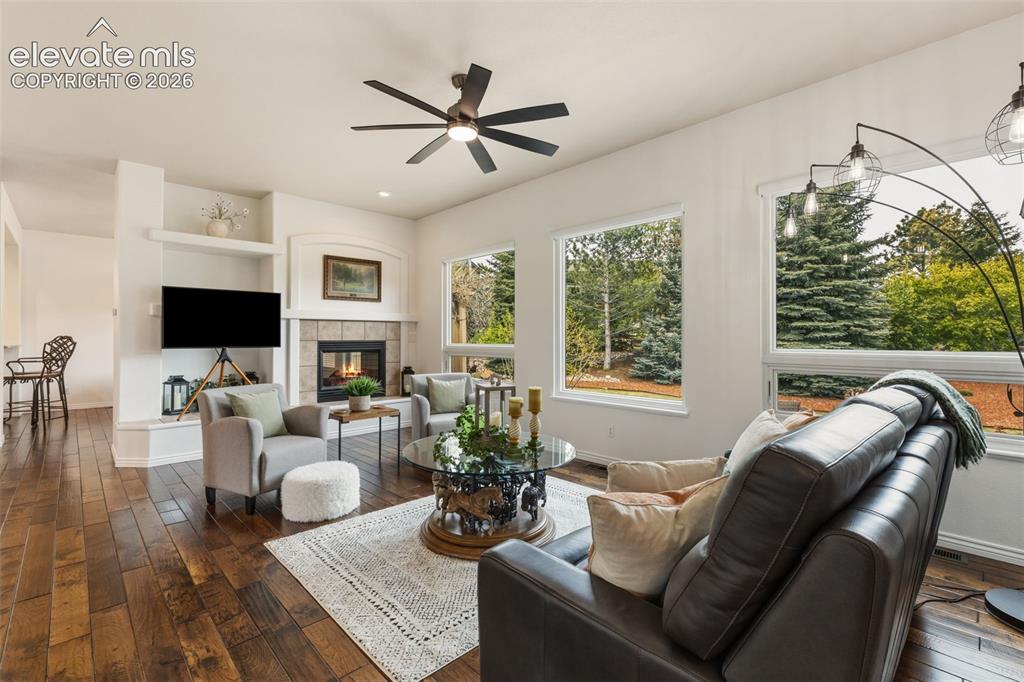 3425 Hollycrest Drive