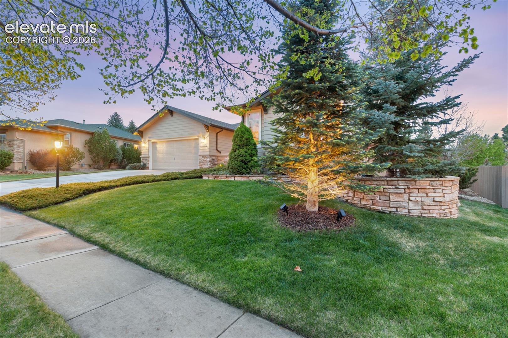 3425 Hollycrest Drive