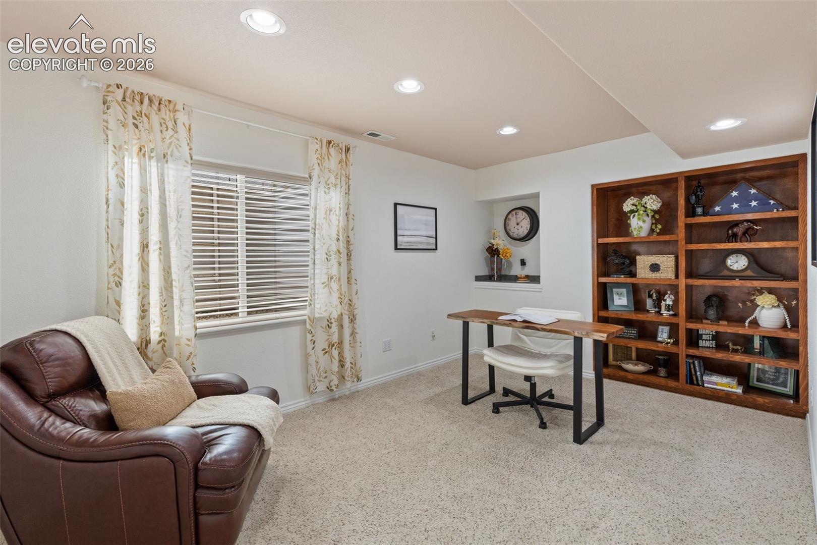 3425 Hollycrest Drive