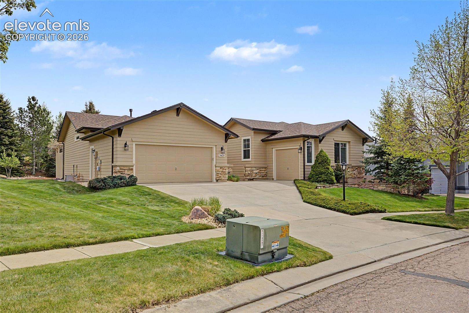 3425 Hollycrest Drive