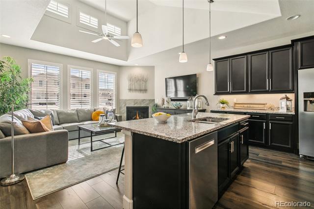 1325 Promontory Crest View