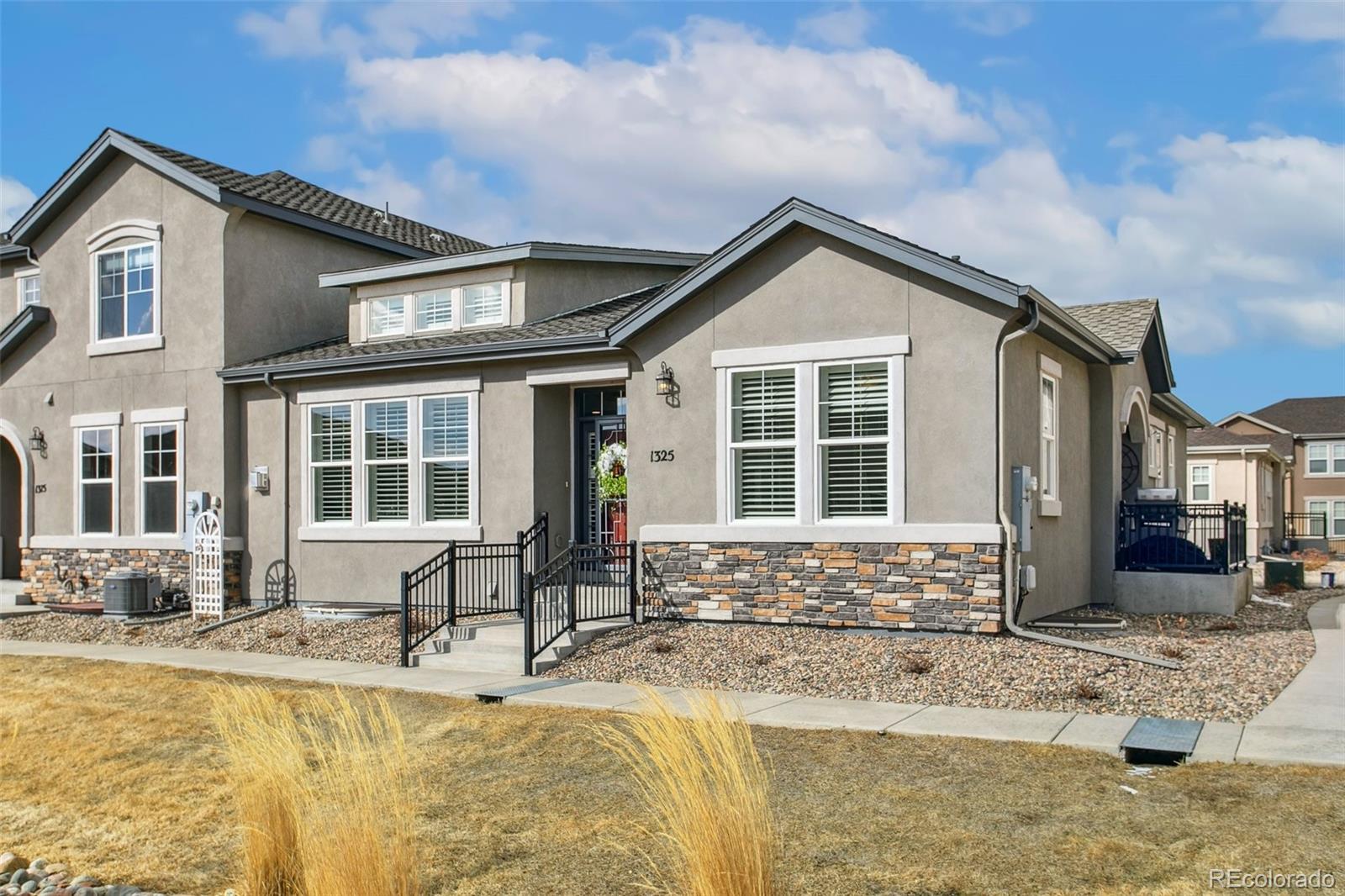 1325 Promontory Crest View