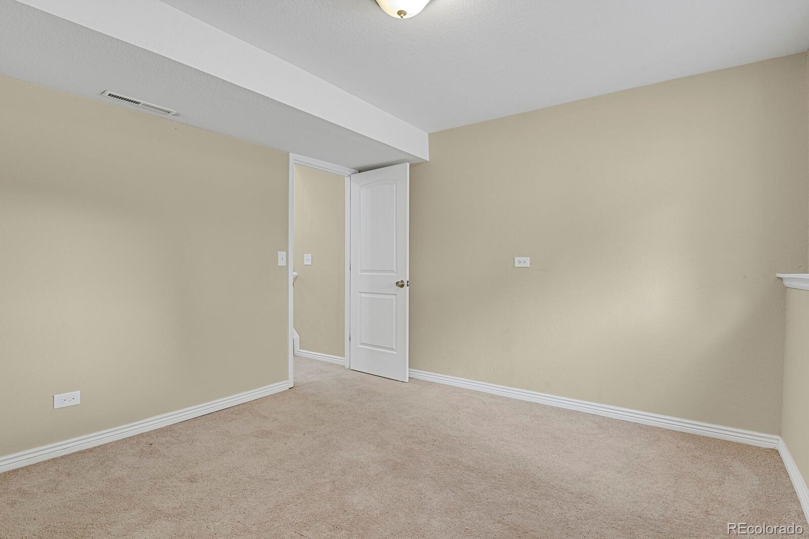 4575 London Lane