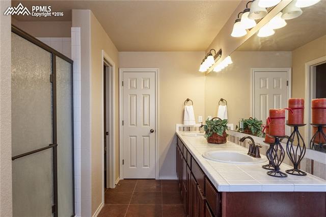 4894 Preachers Hollow Trail