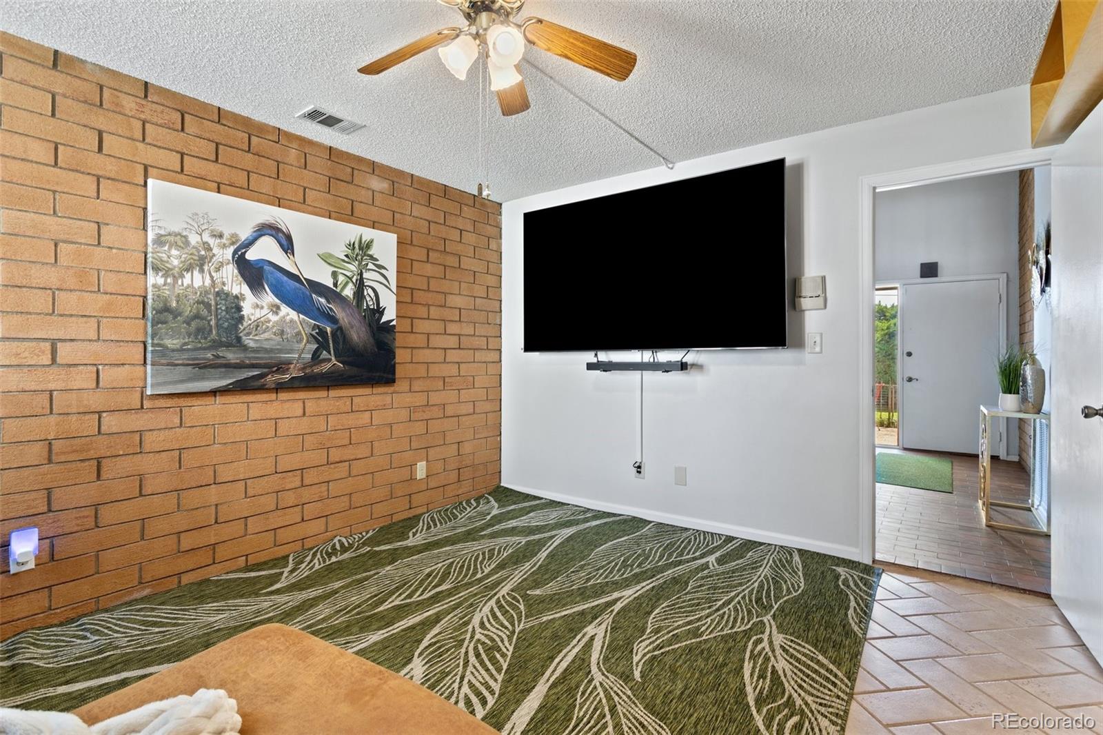 638 Lakewood Circle