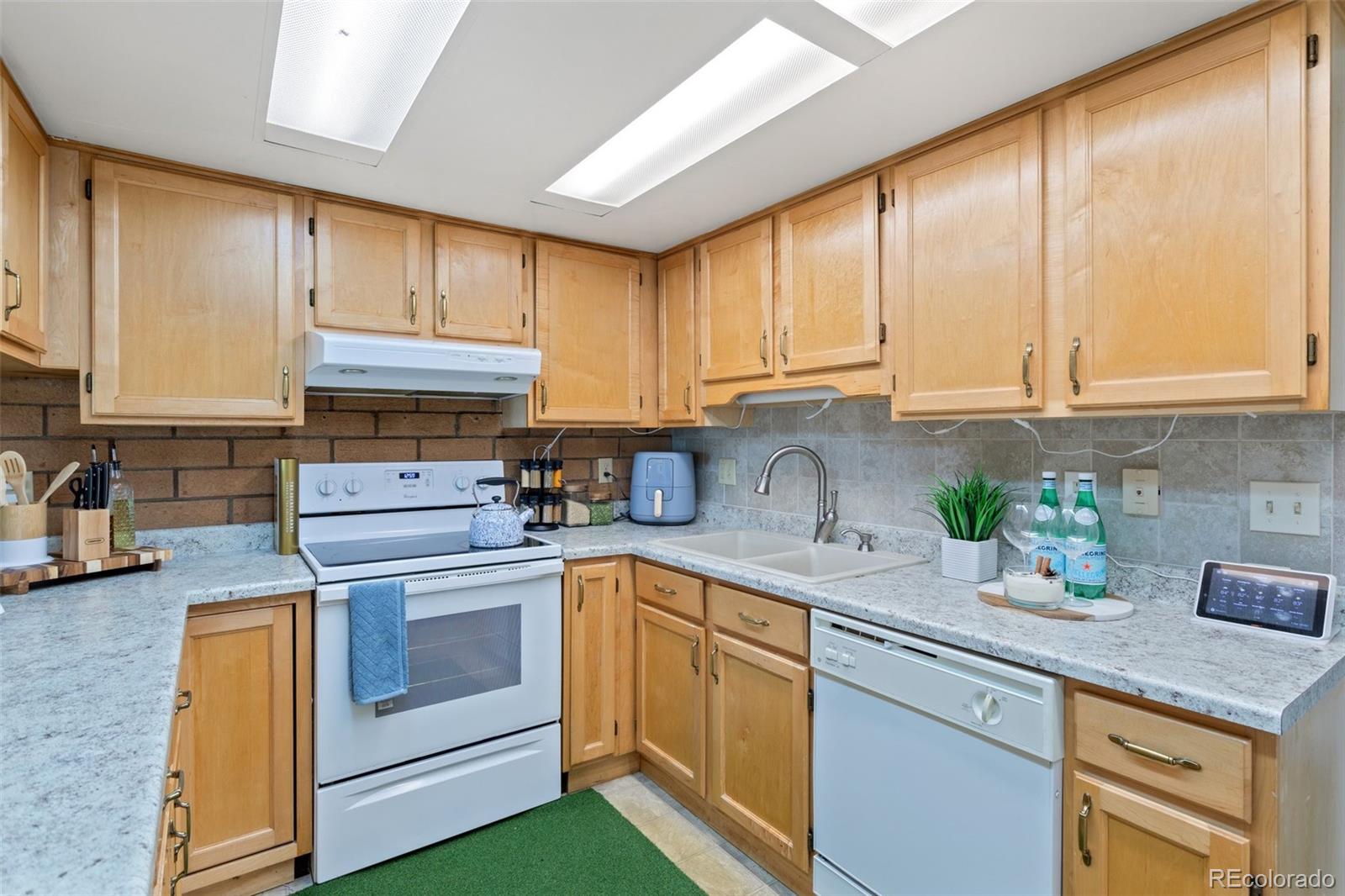 638 Lakewood Circle
