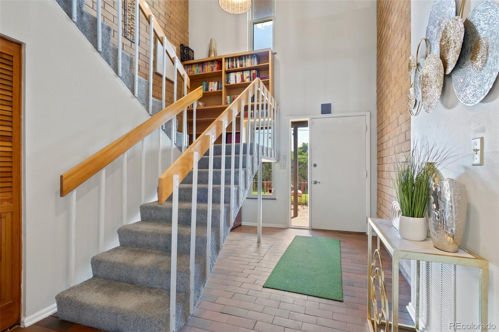 638 Lakewood Circle