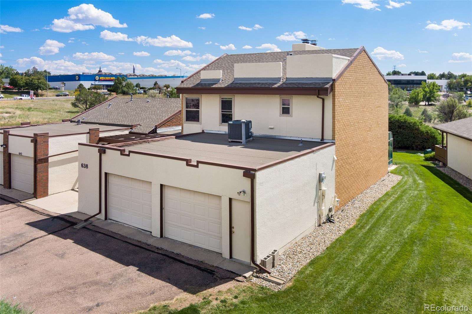 638 Lakewood Circle