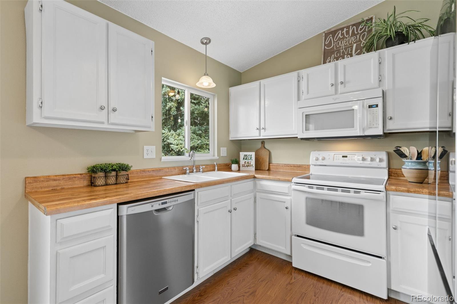 3674 Ian Point Terrace
