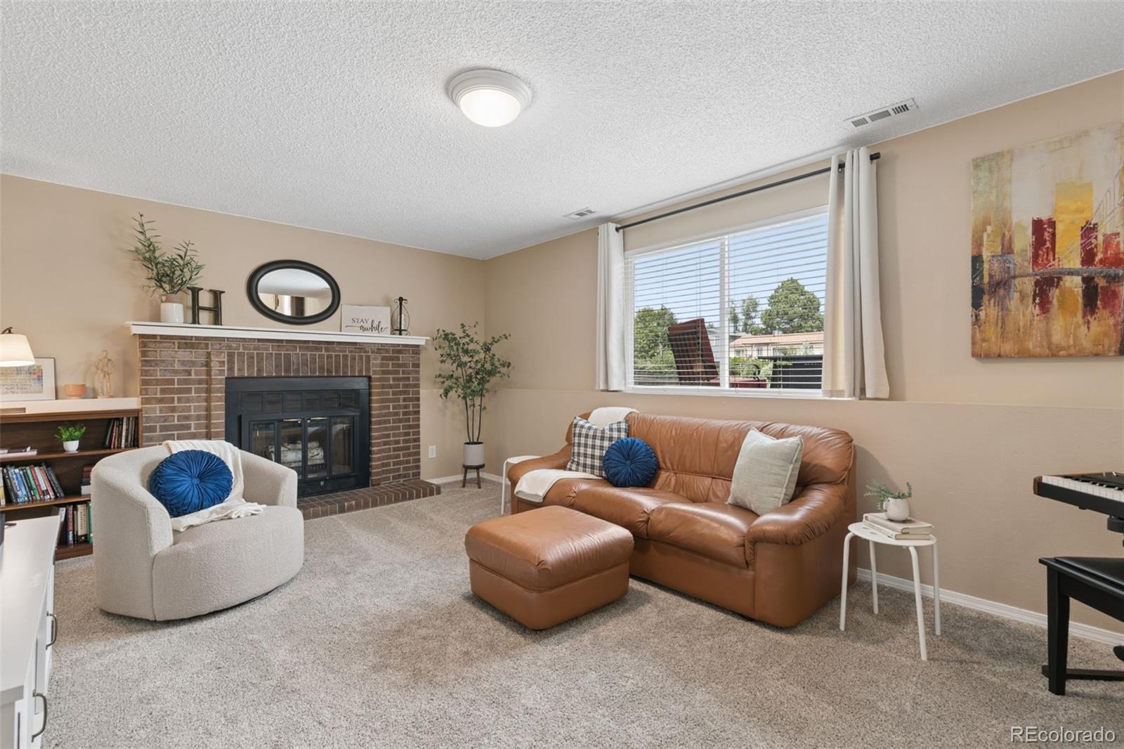 3674 Ian Point Terrace