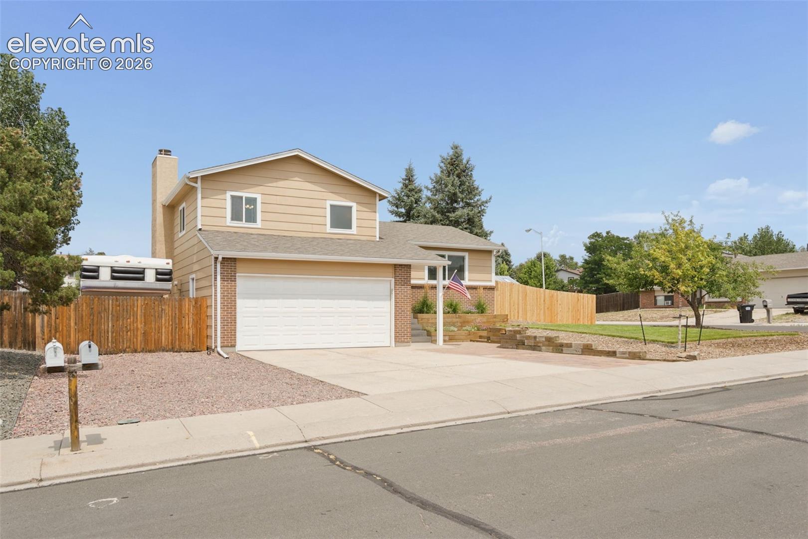 3674 Ian Point Terrace