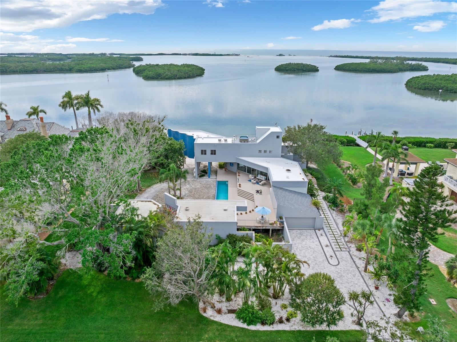 1761 OCEANVIEW DR