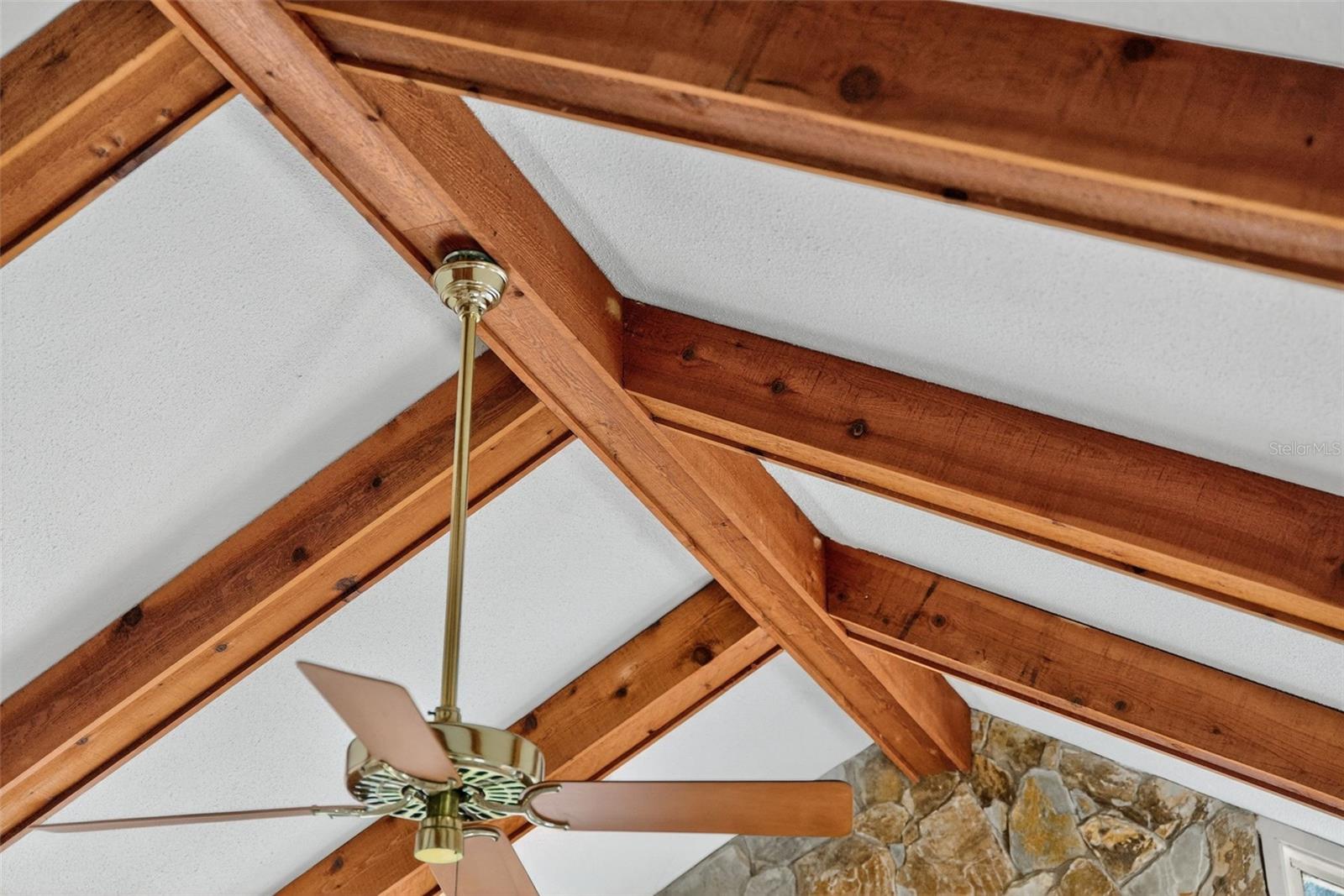 1835 SERPENTINE DR S