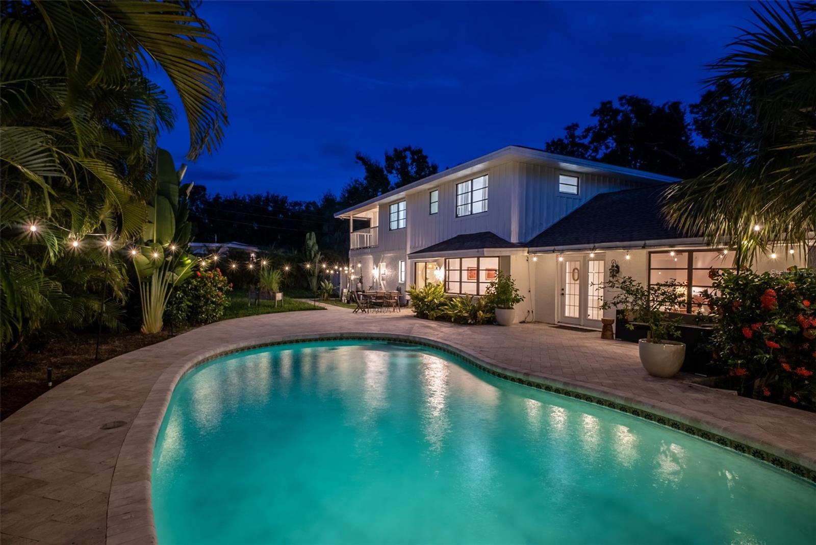 1835 SERPENTINE DR S