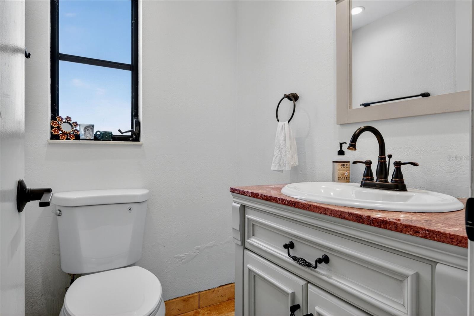 1835 SERPENTINE DR S