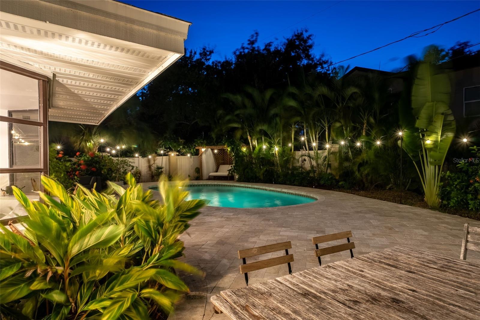 1835 SERPENTINE DR S