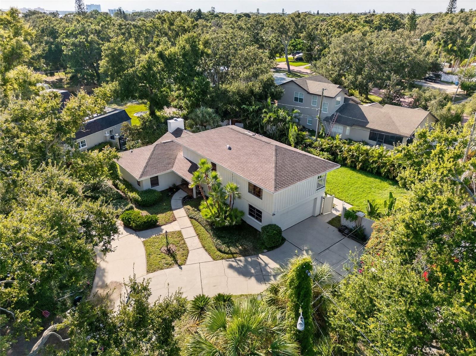 1835 SERPENTINE DR S