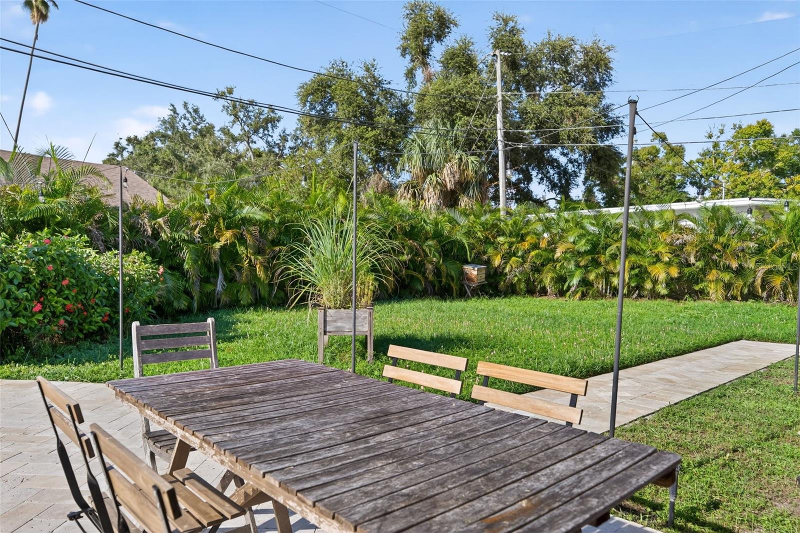 1835 SERPENTINE DR S