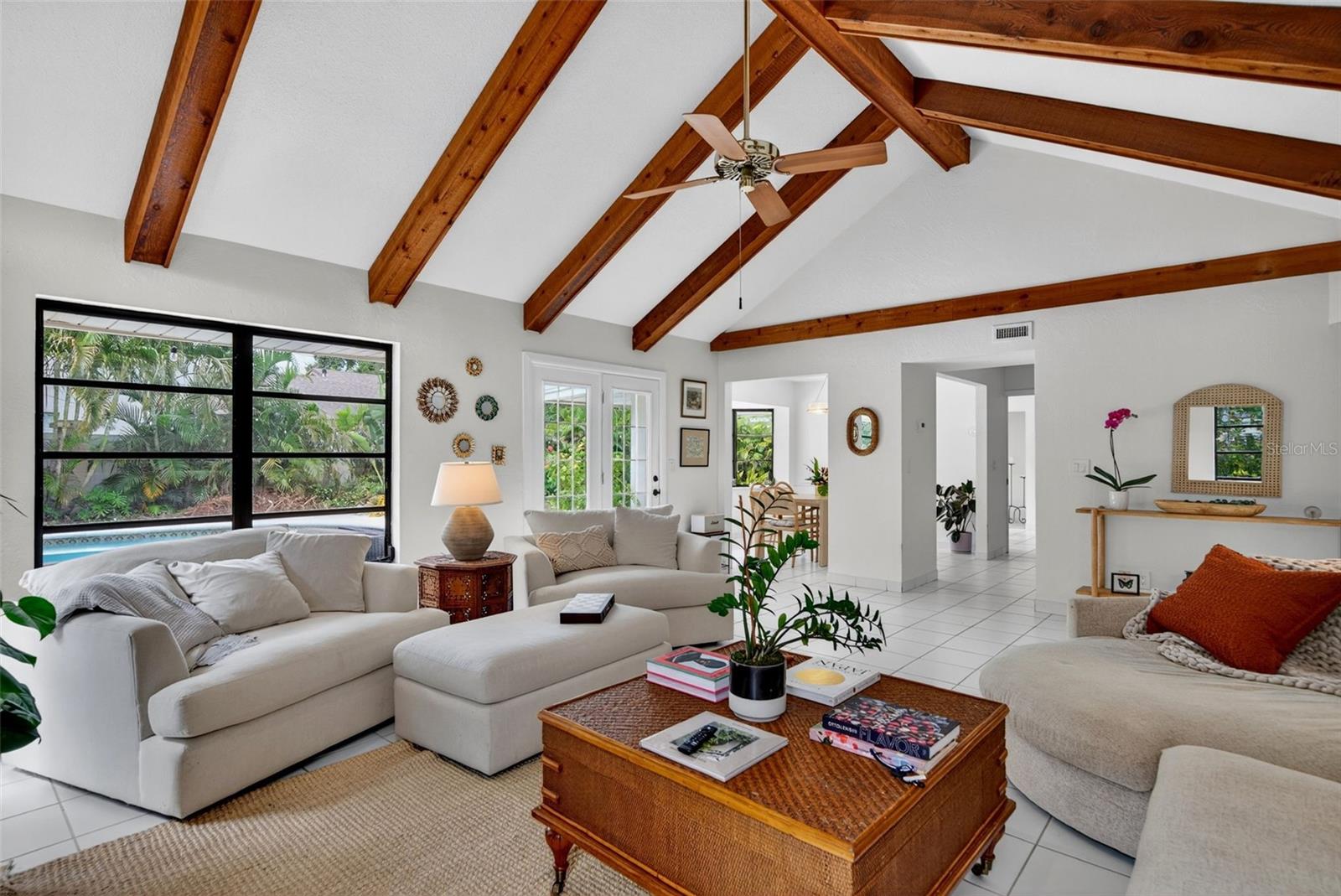 1835 SERPENTINE DR S