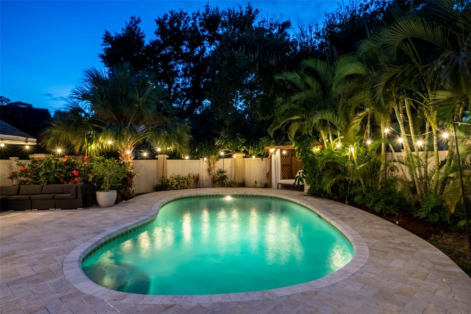 1835 SERPENTINE DR S