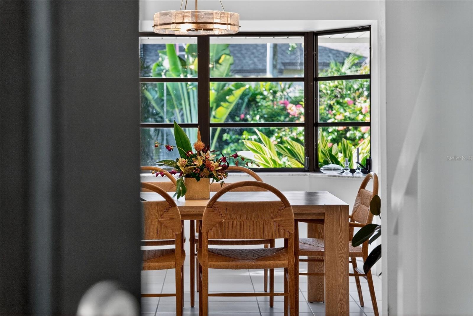 1835 SERPENTINE DR S