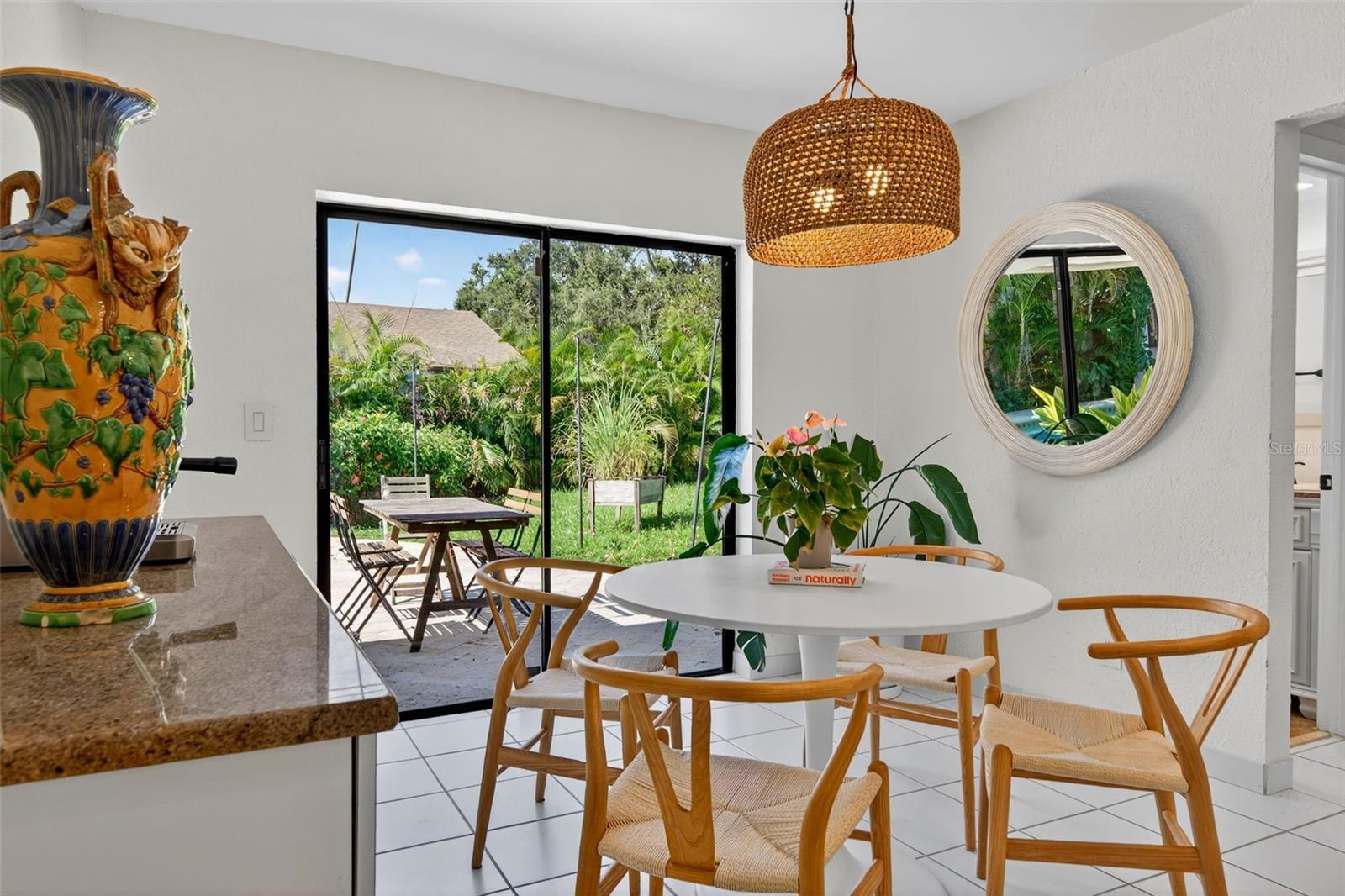 1835 SERPENTINE DR S