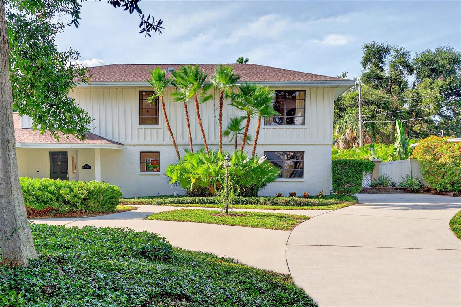 1835 SERPENTINE DR S